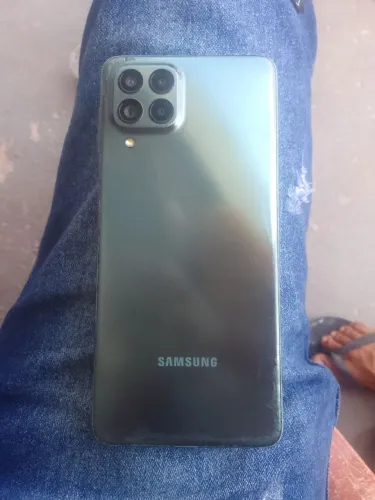 Celular Samsung M53 usado e apenas com defeito no fone.