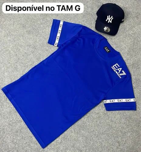 Camisas e bonés
