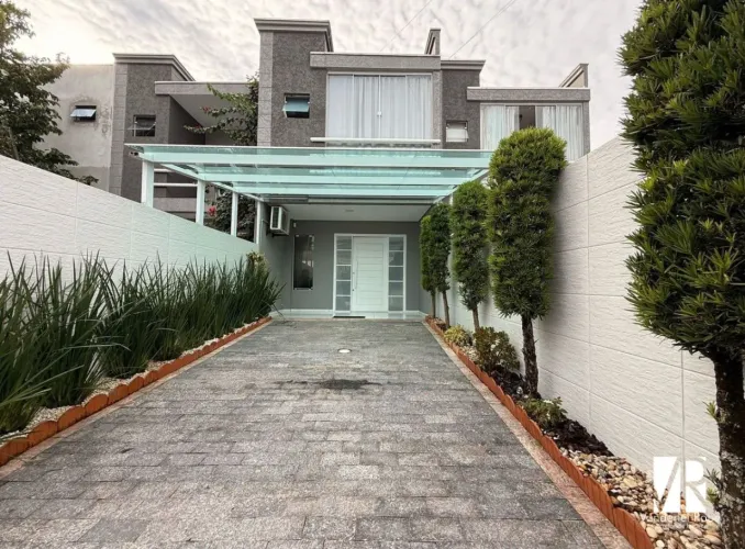 Sobrado Mobiliado com 3 Dormitórios à Venda em Camboriú | 117 m²