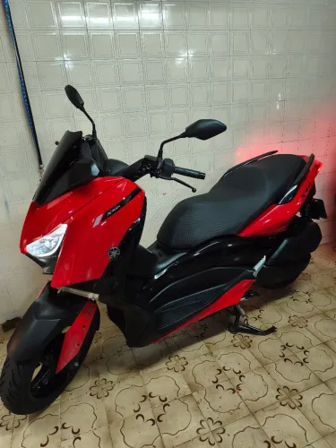 Xmax 23 todas revisões na concessionária.