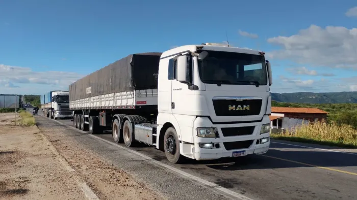 MAN TGX 29.440 6x4 T - 2015/2016 SR/TRUCKVAN CA 4ED 2024