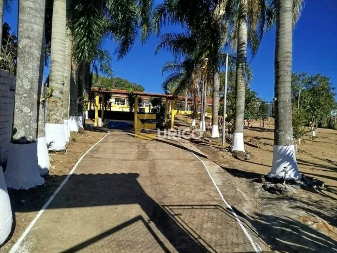 Chácara residencial à venda em Votorantim com 3 quartos e 1.500 m²