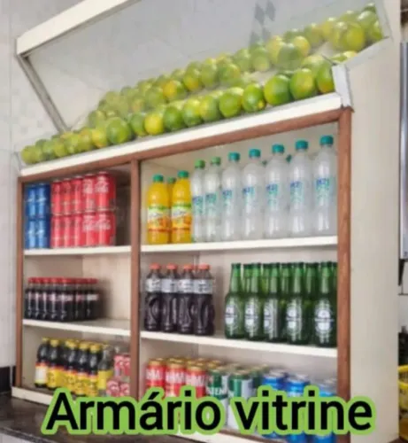 Armário vitrine com espelho 