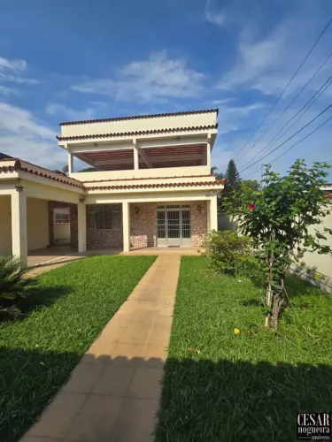 Excelente ponto comercial. Casa 03 quartos - Fragoso - Magé - RJ
