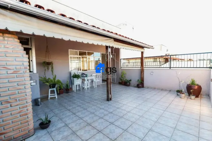 Cobertura em Santa Inês com 198 m² , 4 quarto(s) , 2 suíte(s) , 3 vaga(s).
