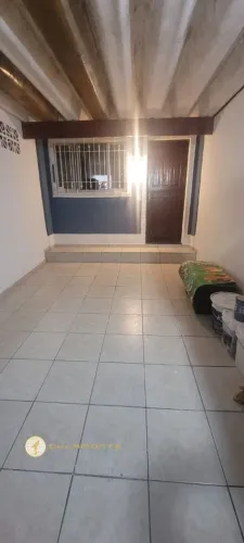 Casa com 2 Quarto(s) e 2 banheiro(s) para Alugar, 70 m² por R$ 2420 / Mês