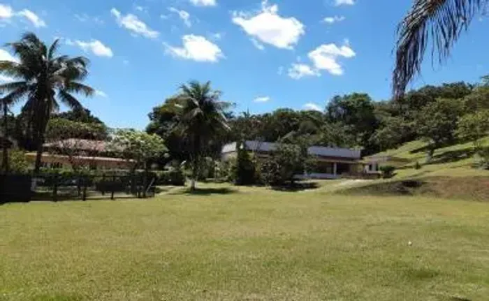Sítio para Venda em Cachoeiras de Macacu, Centro, 3 dormitórios, 1 suíte, 3 banheiros, 2 v