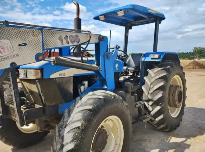 Trator New Holland 7630