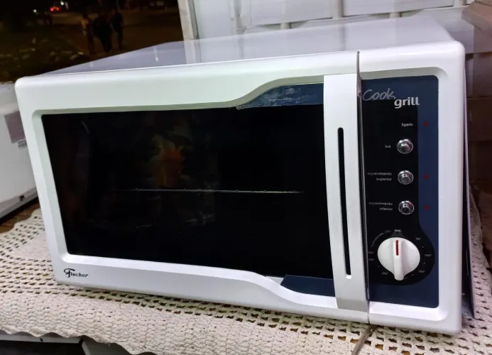 Vendo forno Fischer 46 litros bastante conservado funcionando perfeitamente 