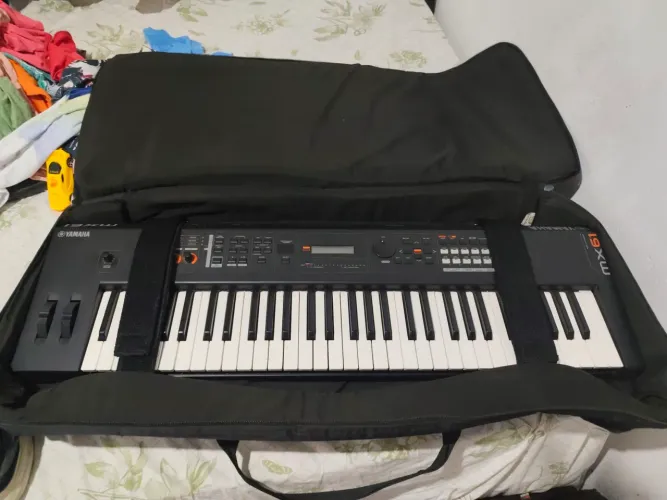 Yamaha mx61 sintetizador