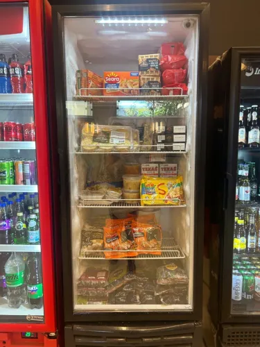 Freezer Expositor Vertical Polofrio Visa Cooler Congelados 220V