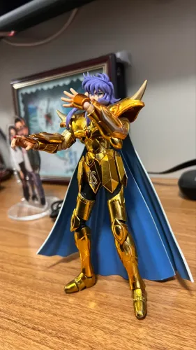 Cavaleiros de ouro Leão e Escorpião
