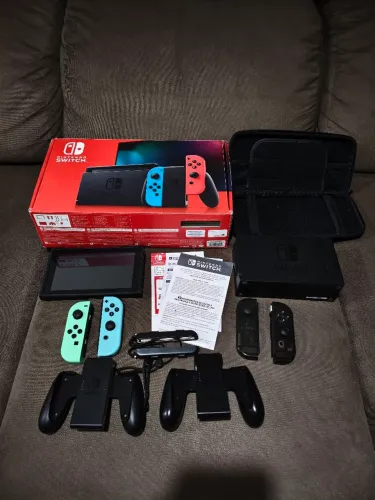 Nintendo Switch V2 Desbloqueado na Caixa Completo