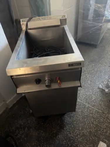 Fritadeira Industrial de Zona Fria Berta (Aço Inox) - Alta Produtividade!