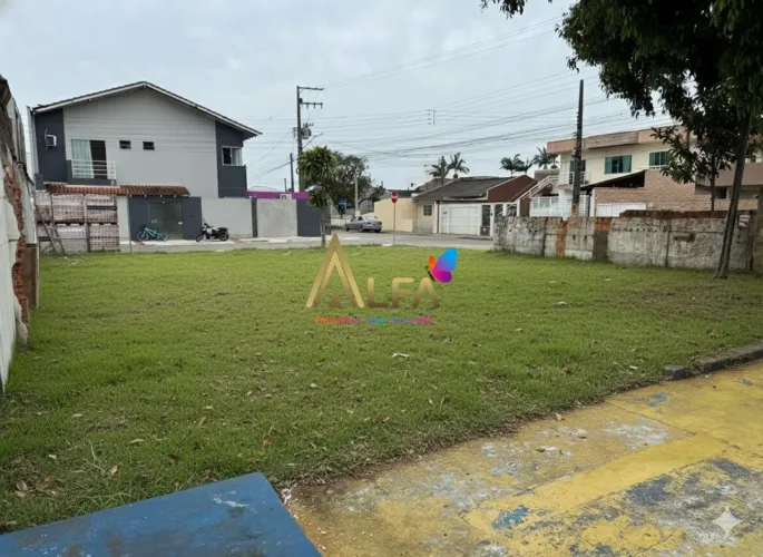 Terreno de Esquina 346 m², CENTRO Navegantes/SC, a 600 mts da praia!