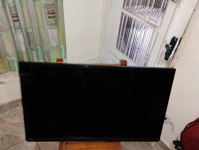 TV LED SMart Toshiba 40 polegadas Modelo 40L2400 Parou de ligar e Funcionar
