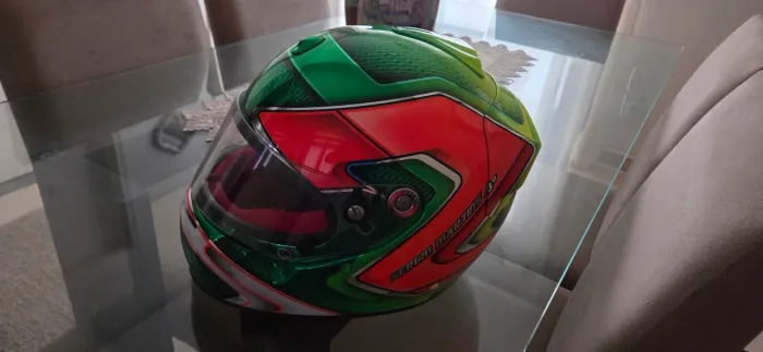 Capacete japonês Arai para automobilismo, homologação Snell SA2000