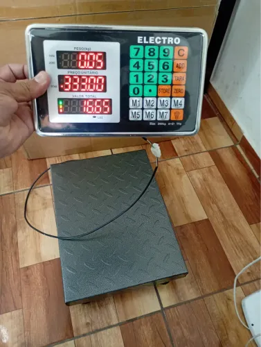 Balança comercial digital de 200 kilos plataforma de 40x30 veterinários ou pet shop 