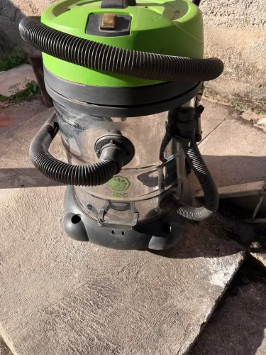 Aspirador de pó e líquido