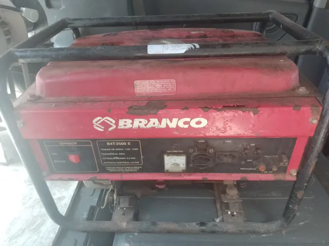 Vendo um gerador marca Branco