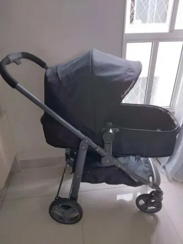Carrinho de bebê + bebê conforto