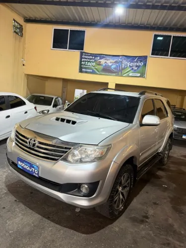 Toyota Hilux SW4 SRV D4-d 4X4 3.0 TDI Dies. AUT 2012