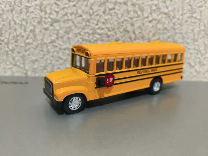 Ônibus Escolar Américano Diescat de Metal 1.38