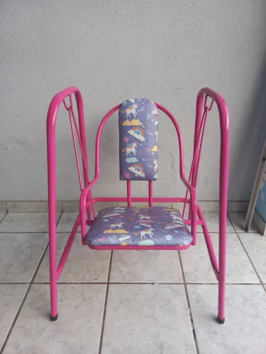 Cadeira de balanço infantil