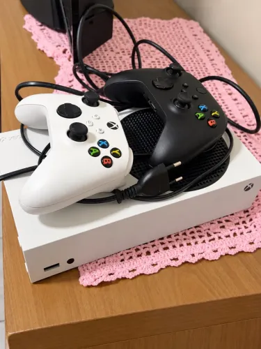 Xbox Series S em perfeito estado pra jogar GTA 6