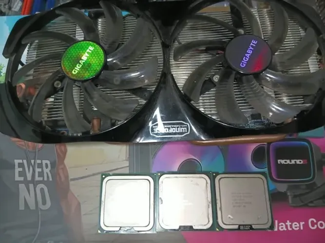 Lote Sucata Informática - 3 Placas Mãe(defeit0) + Processadores(ok) + GPU HD 7850 (Defeito