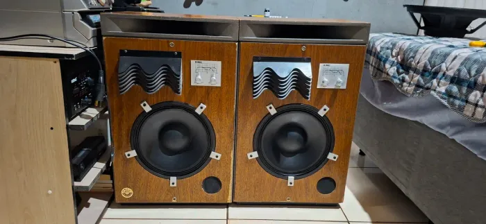Caixas EMC 12 pol