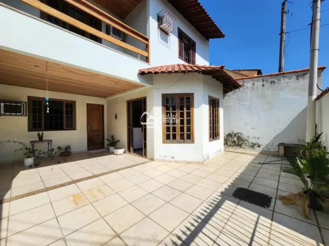 Brito - Casa duplex 4 quartos REF: 78