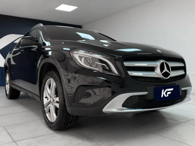 Mercedes-Benz GLA 200 Adv. 1.6/1.6 TB 16V Flex Aut. 2017