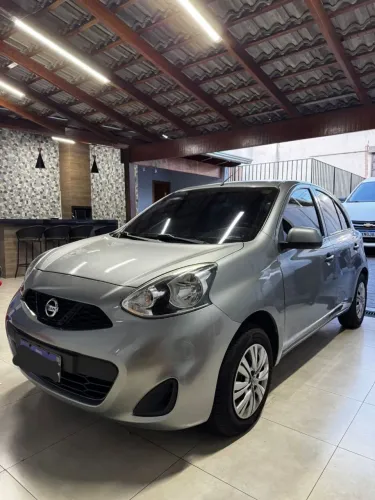 Nissan March 1.0 12V Flex 5P 2015
