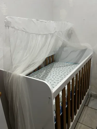 Berço unissex extremamente conservado 