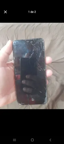 Vende se galaxy A10 pra arrumar ou vender peças.