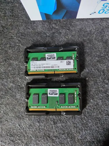 2x memória ram DDR4, 4gb, 3200 mhz cada