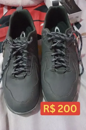  ?Tênis pouco usado, estado de novo?