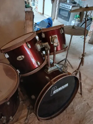 Bateria Premium com pedal duplo