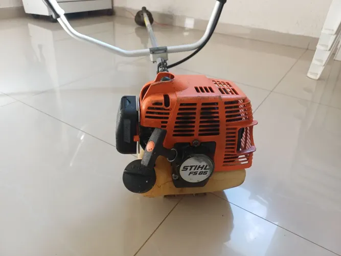 Roçadeira a gasolina Stihl f 85 usada e revisada.