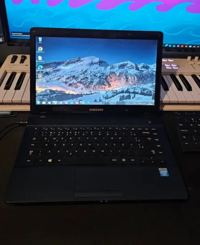 Notebook Samsung np270e4e 4GB DDR3 HD 500GB funciona tudo