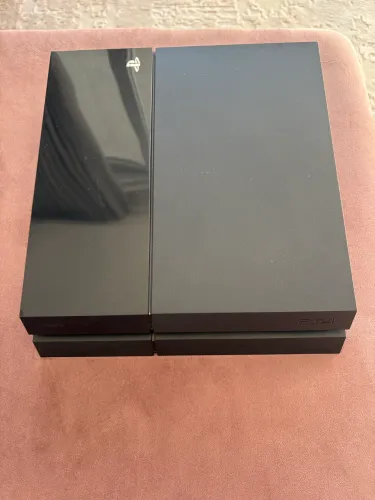 PS4 + 2 controles