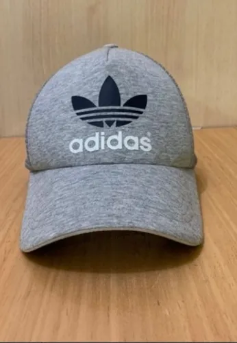 Boné adidas