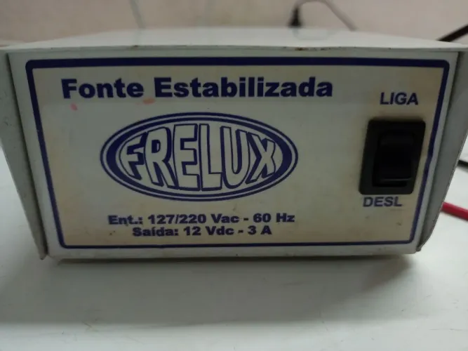Fonte estabilizada 12V 3A 110/220