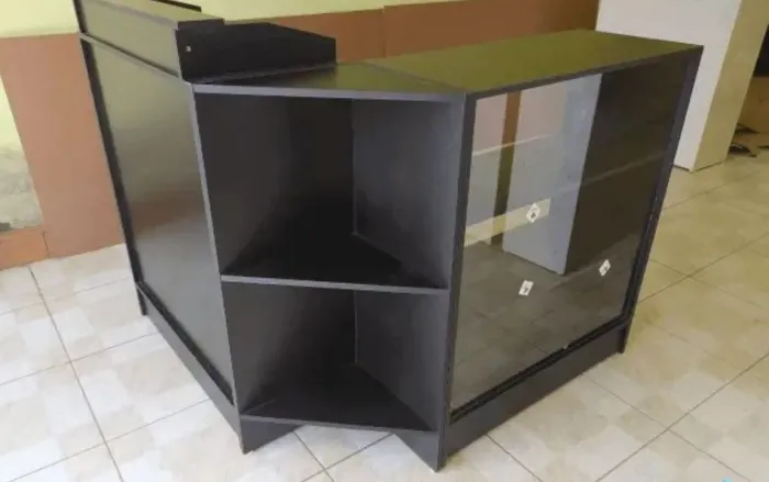 Balcão L vitrine e caixa promoção ?.