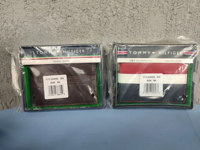 Carteira Tommy Hilfiger - Couro - Nova