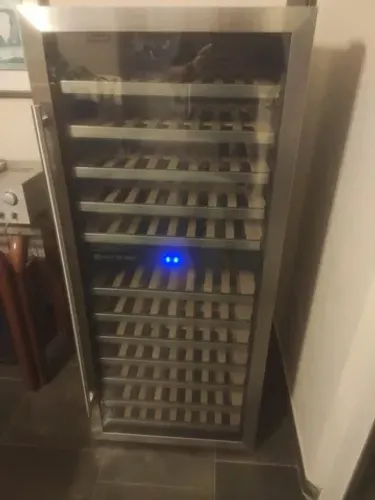 Adega Elettromec 78 garrafas 220v