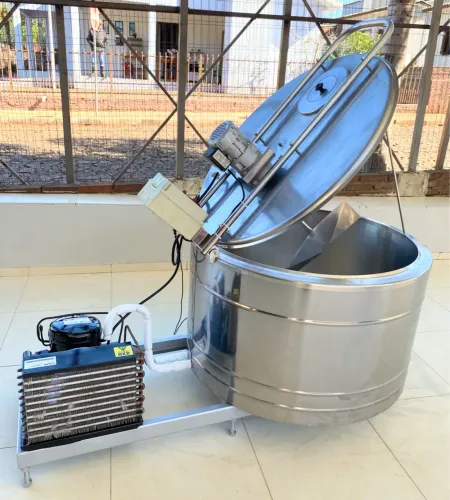 Tina Misturador de 300 Litros Tanque de Caldas Açaí Sorvetes Caldas Sucos Agua de Coco 