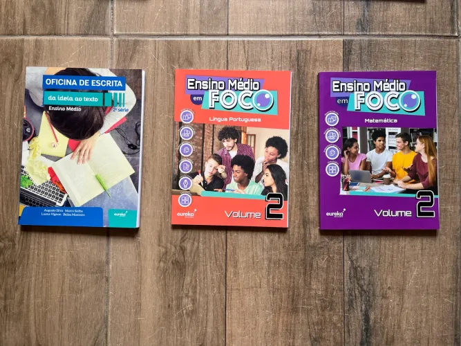 Livros ensino medio em foco