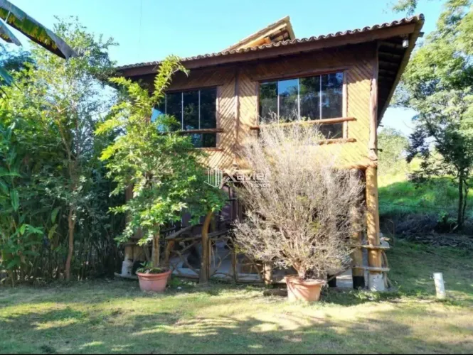 Sítio à Venda em Cachoeira Alta - Alfredo Chaves/ES com 12 ha, Lagoa, Casa Rústica e Água 